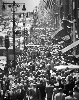 Andreas Feininger -&nbsp;Andreas Feininger Midtown Fifth Avenue During Lunch Hour, New York