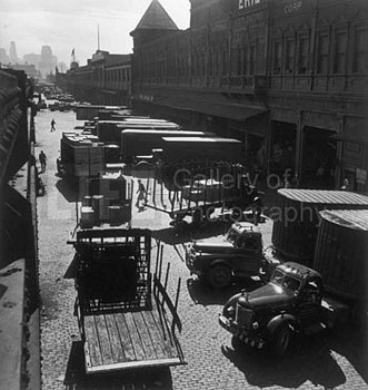 Andreas Feininger -&nbsp;Andreas Feininger Street Entrances to Hudson River Pier Sheds, New York