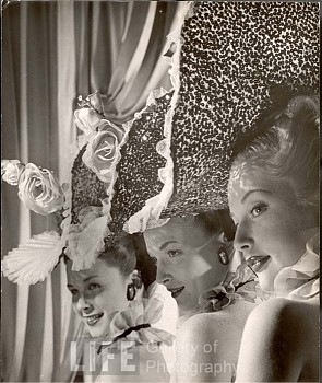 Gjon Mili -&nbsp;Gjon Mili Three Showgirls from Latin Quarter