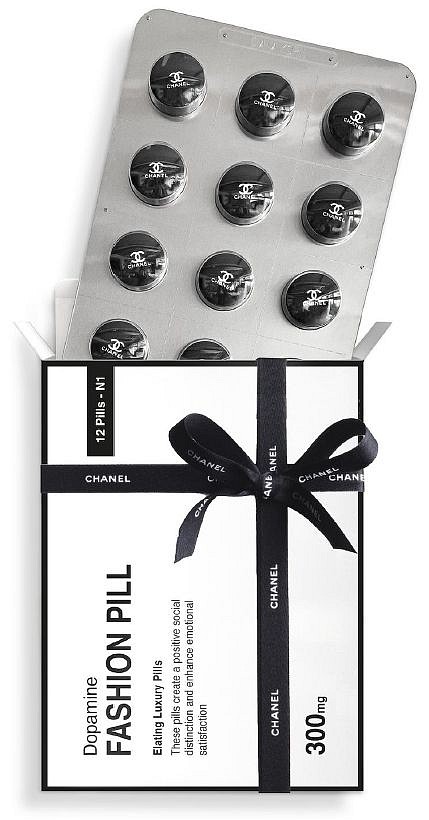 Diana Korn, Fashion Pill – Chanel 1, 2025
Mixed Media Sculpture, 26 x 13 x 4 in.